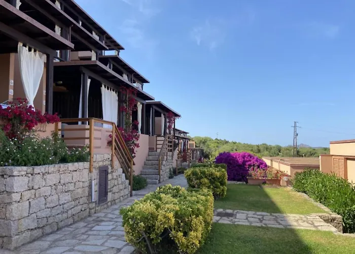 In Di Arzachena, Sardinia Апартаменты Канниджионе
